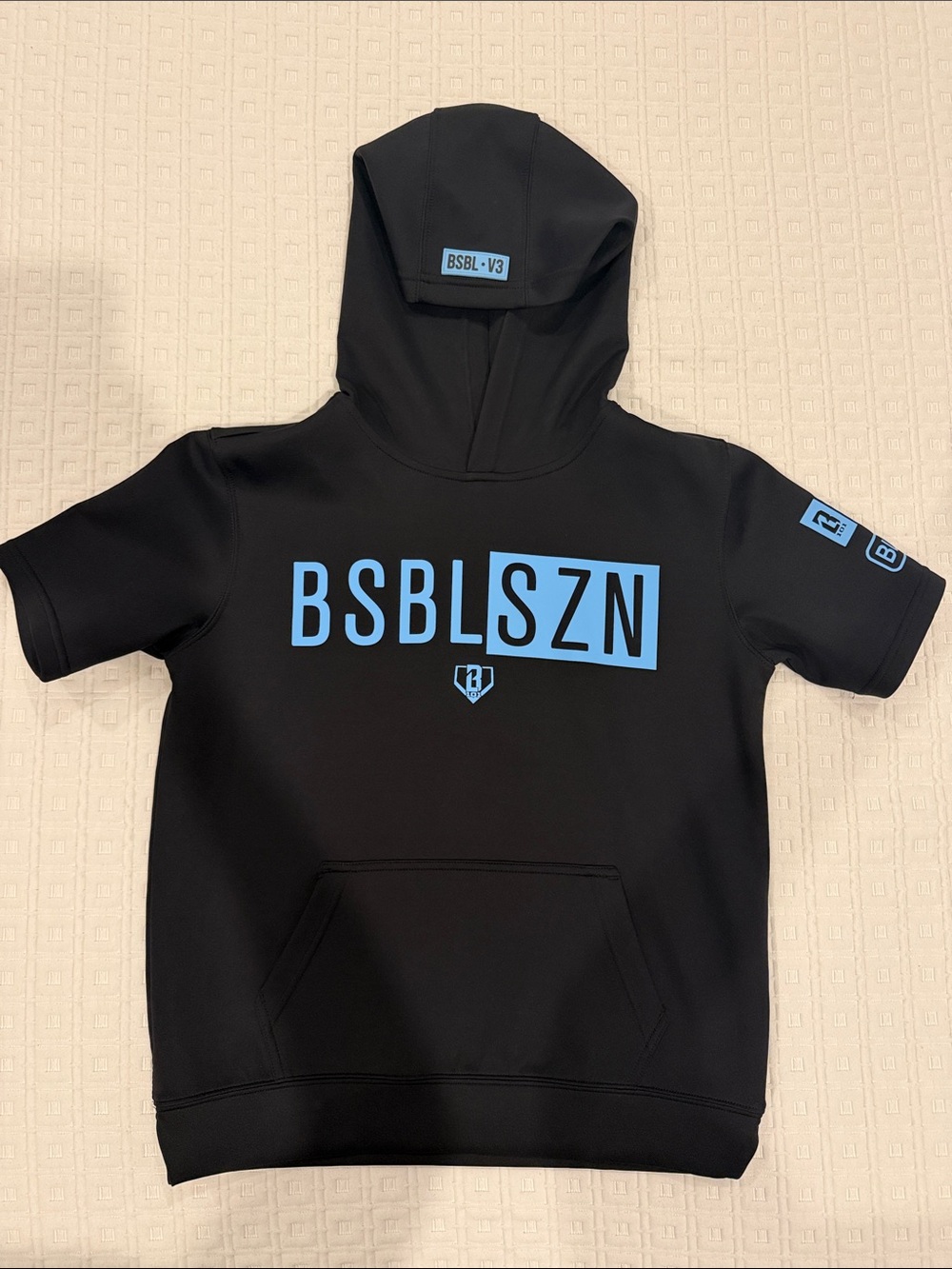 BSBL-SZN Short Sleeve Hoodie V2
Black/Light Blue Sz YM worn twice